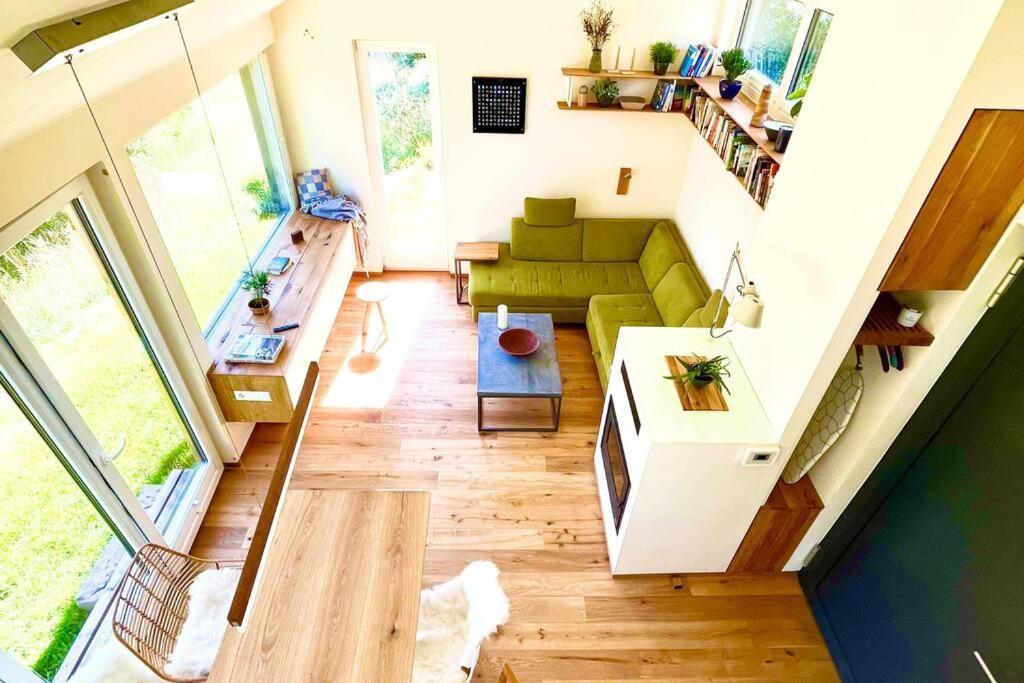 Tinyhouse Minimalus Panorama Schlafloft Im Gruenen Villa Dessighofen Exterior photo